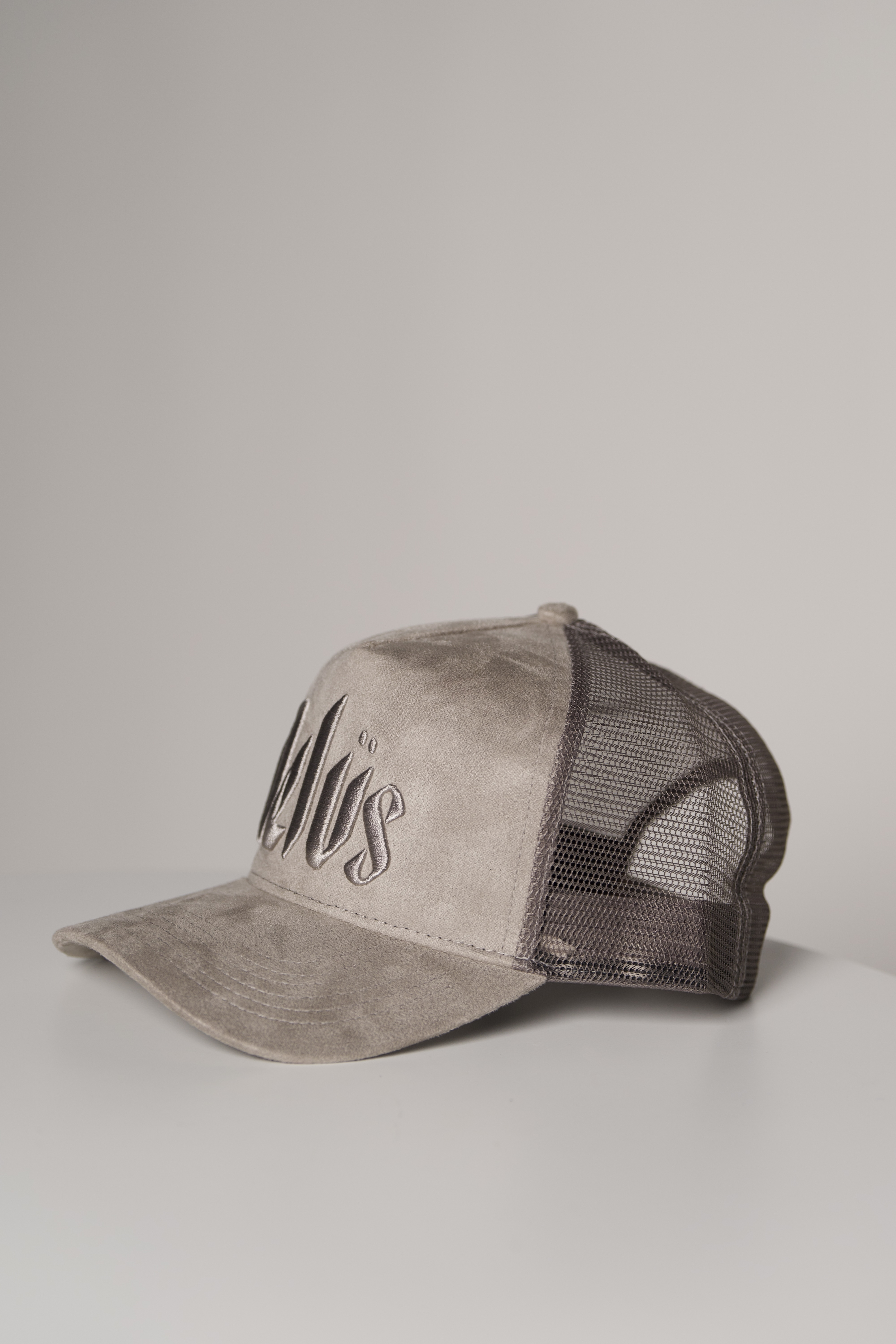 Delus Trucker II - Side