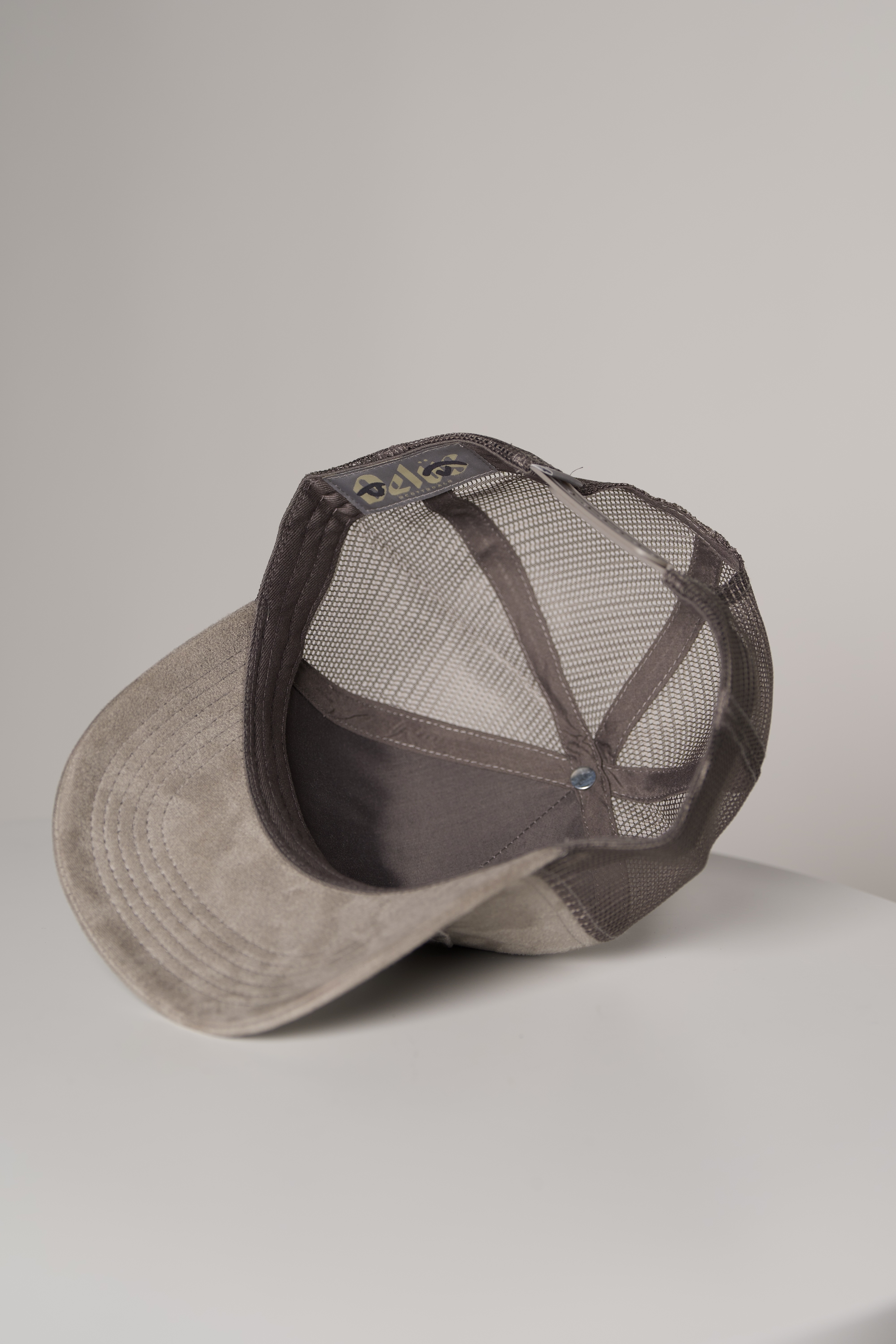 Delus Trucker II - Detail